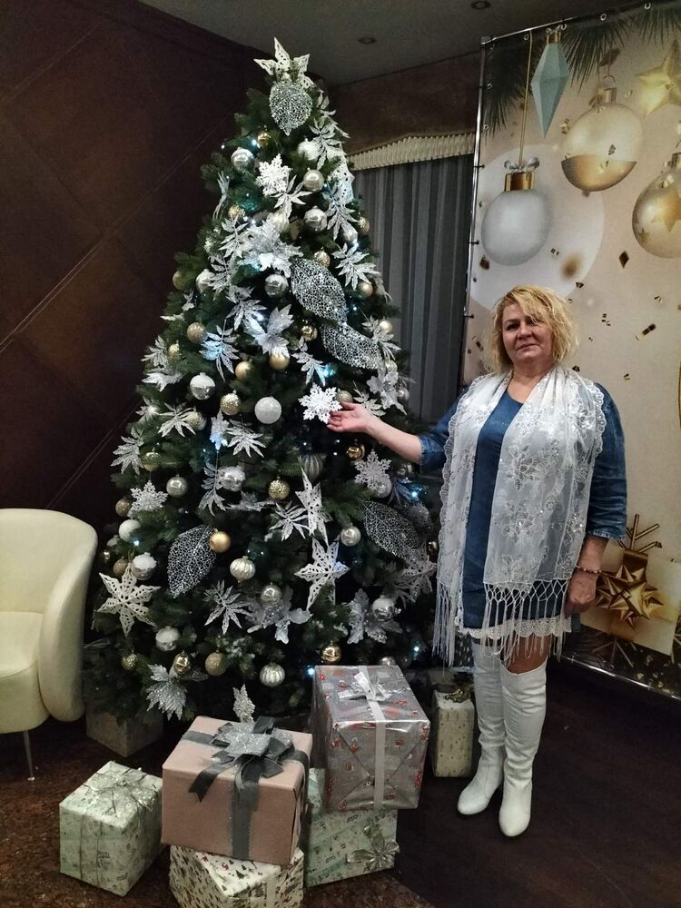  24846040  Vika, 48 ,    