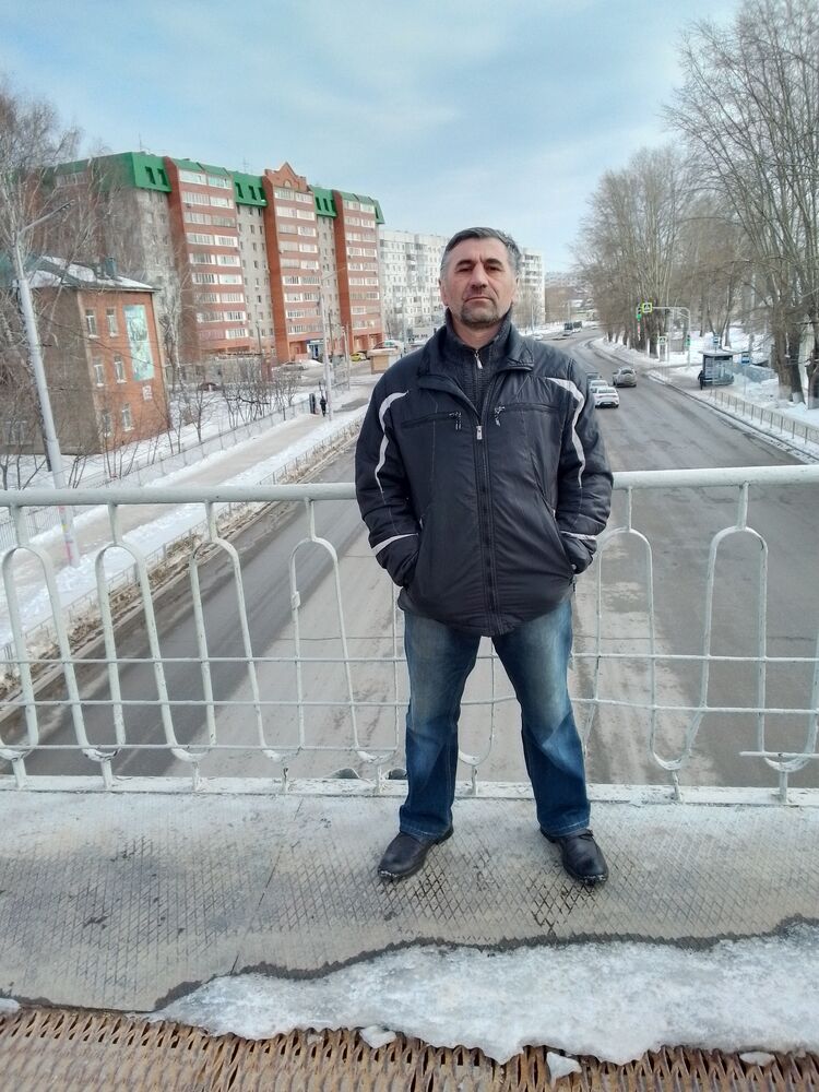  46262880  Alek, 46 ,    