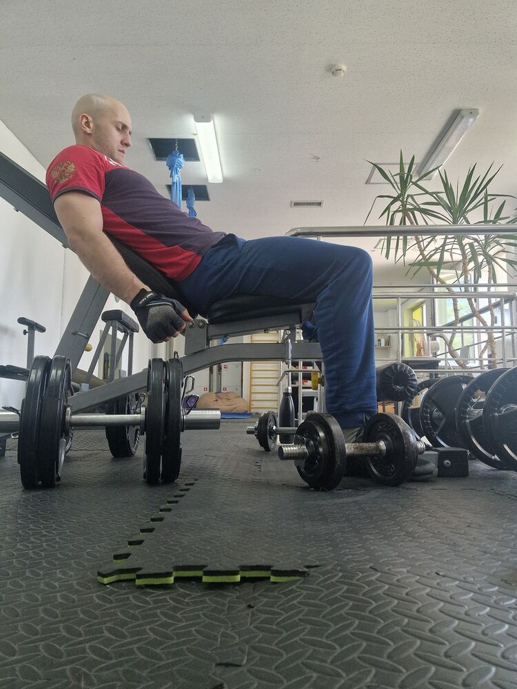  ,   Viktor, 35 ,   ,   , c 