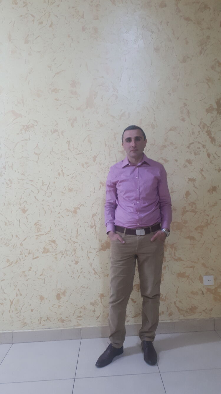  28131740  Akop, 42 ,    