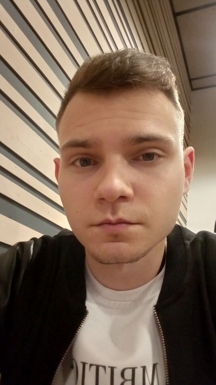  44851060  , 27 ,     