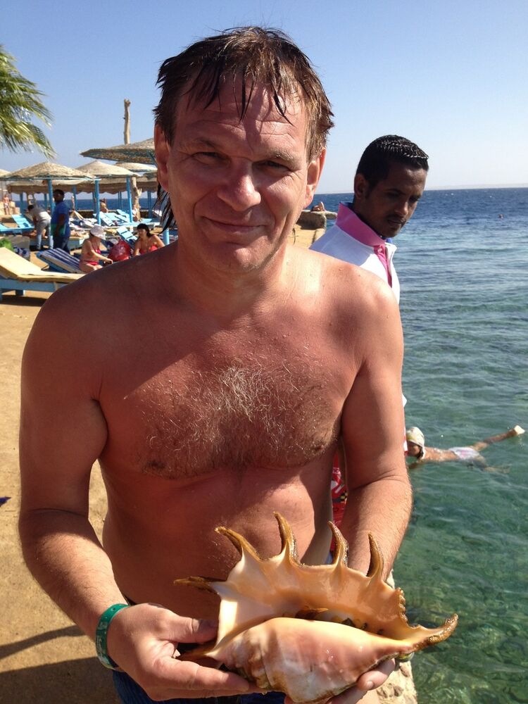  ,   Nik, 59 ,   
