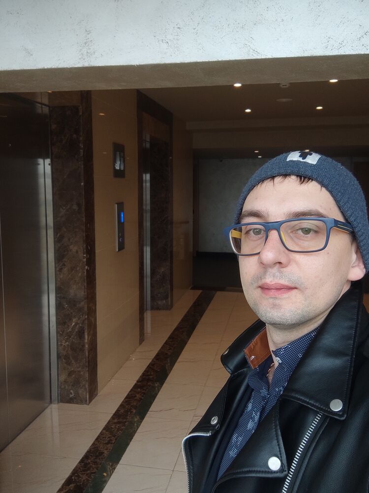  ,   Maxim, 33 ,   ,   , c , 