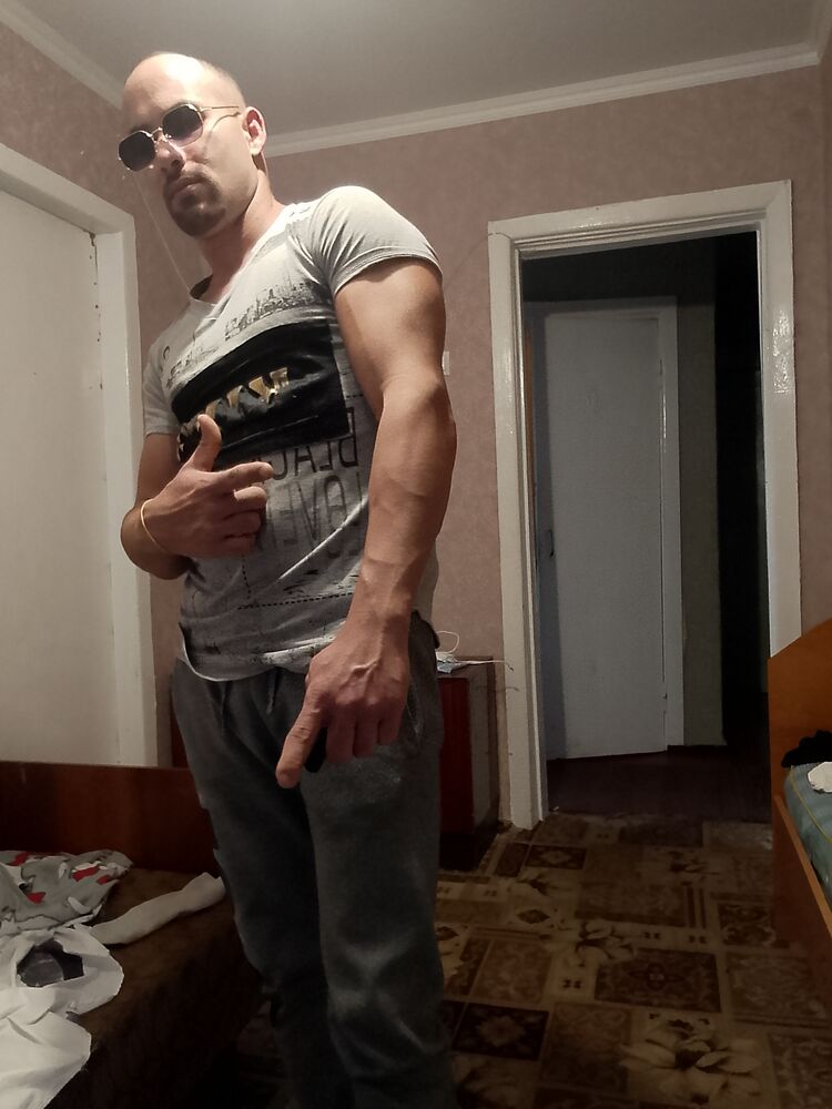  50343040  Gianni, 27 ,    