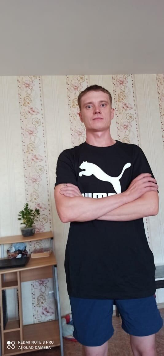  32748790  Pavel, 31 ,    