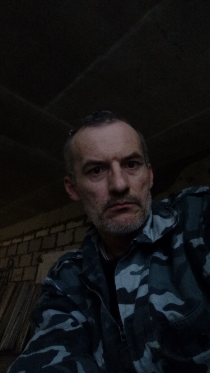  11392540  Nik, 52 ,    