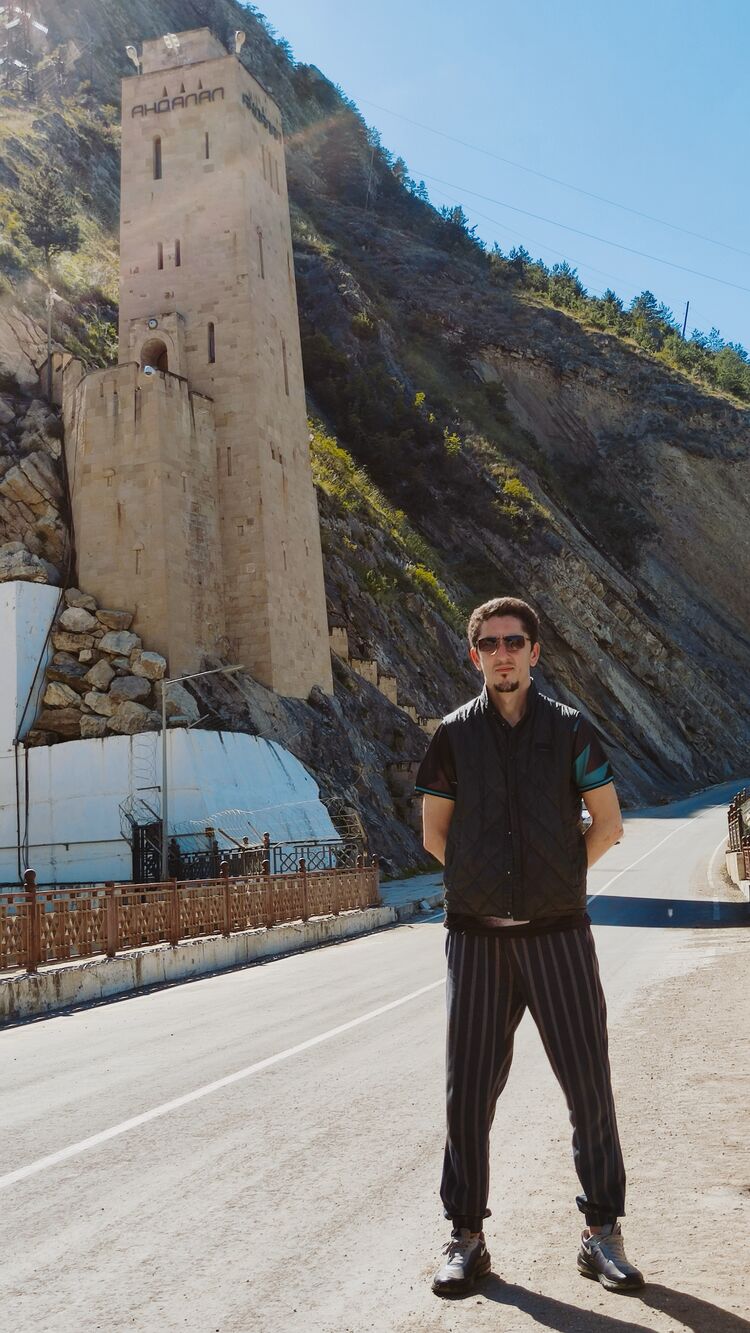  ,   Idris, 38 ,   ,   , c 