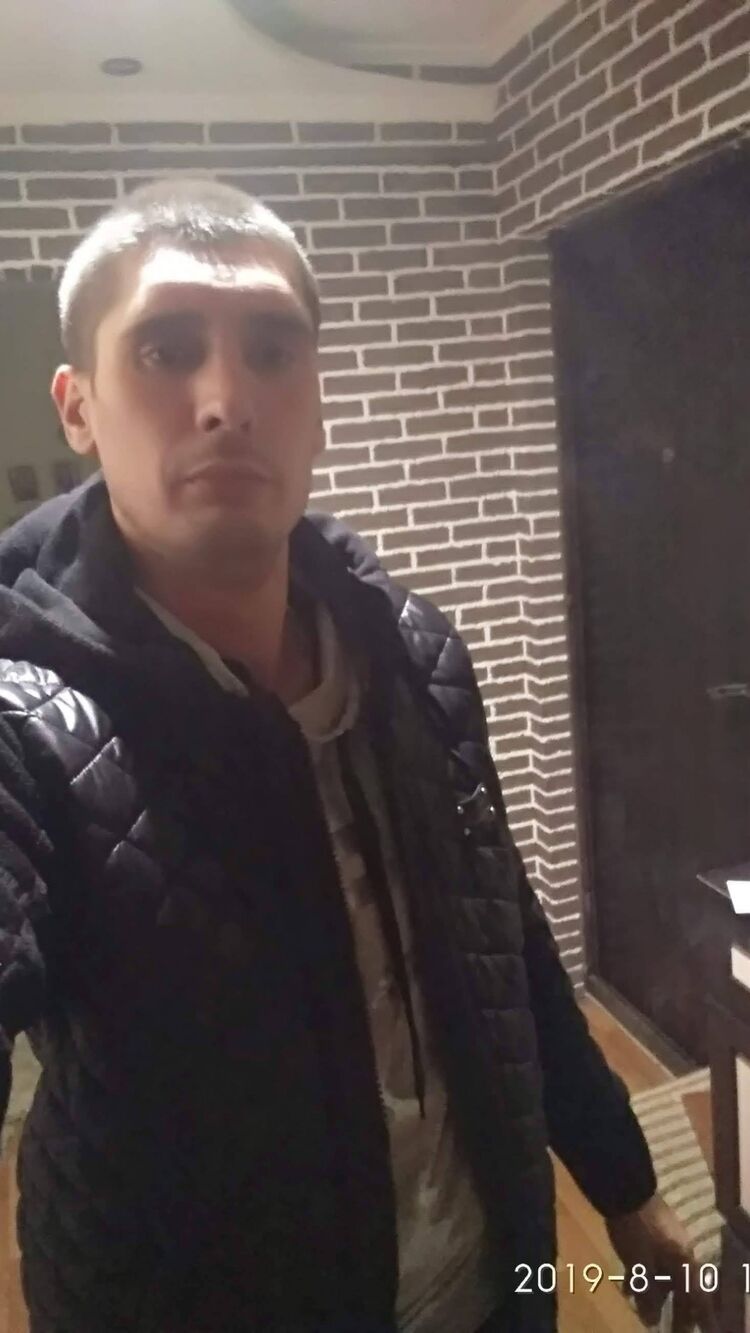  36376480  Larys, 21 ,    