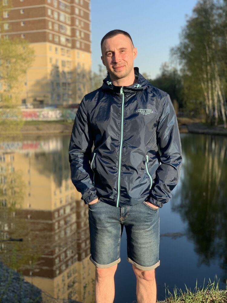  36865250  Anton, 33 ,    