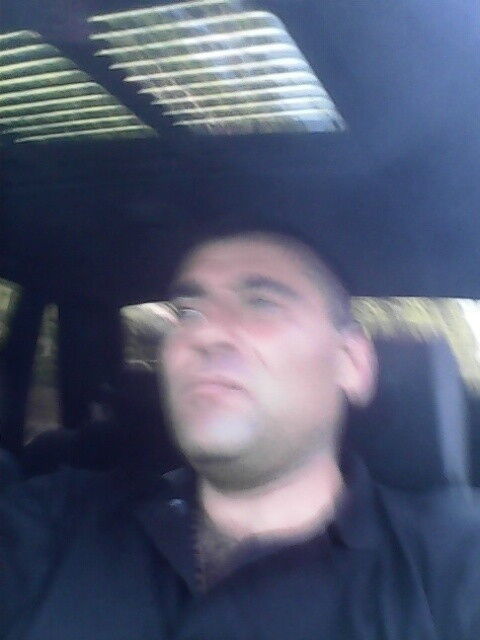  10384730  Avetik, 42 ,    