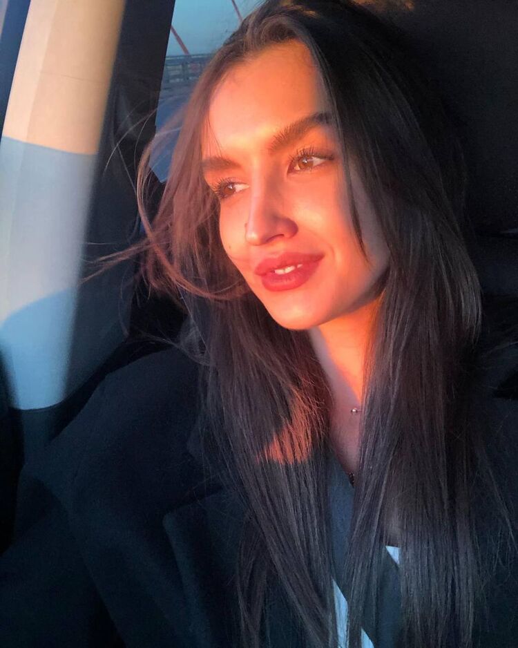  ,   Anna, 24 ,   ,   