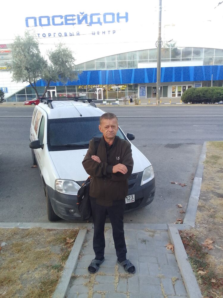  38306690  Bosik, 50 ,    