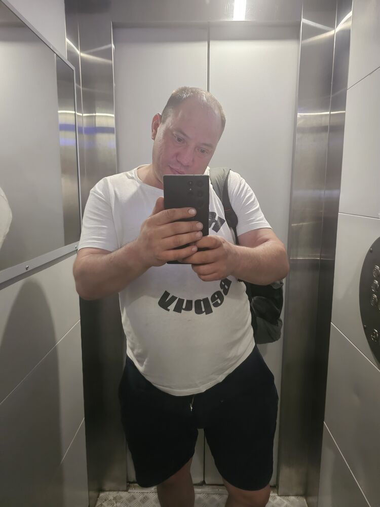  52635720  Vitalikken, 39 ,    