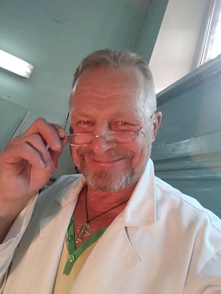  13787220  Doktor, 59 ,    