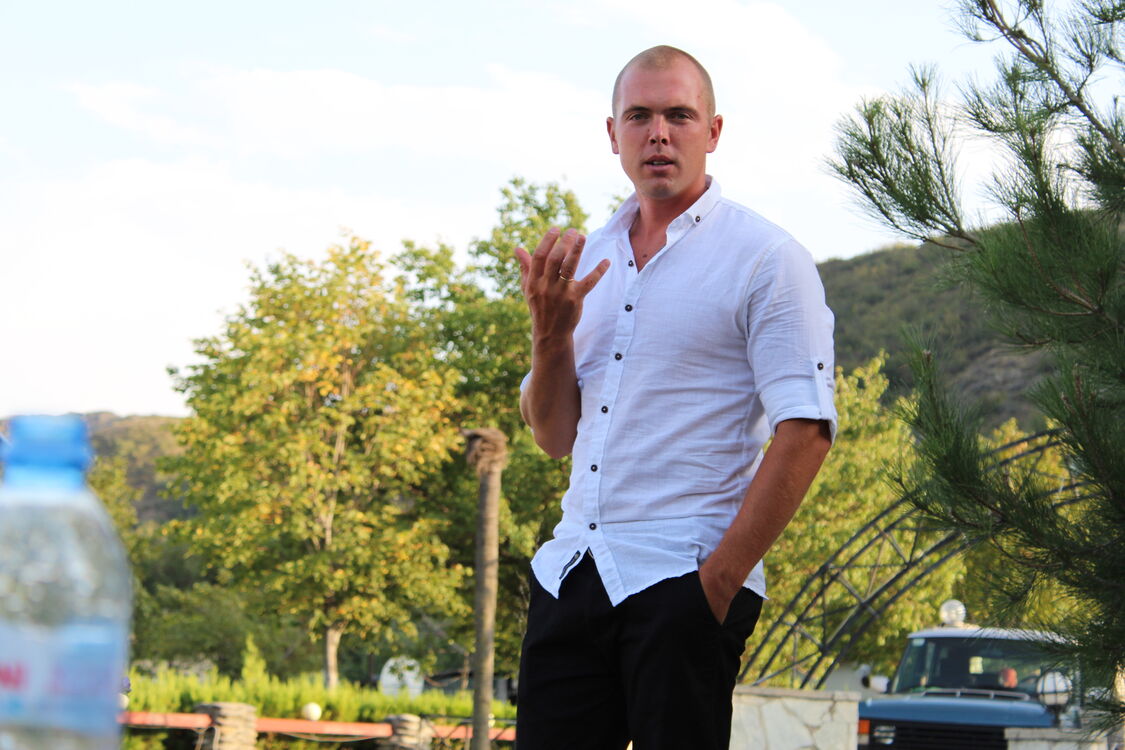  22710550  Vassili, 38 ,    