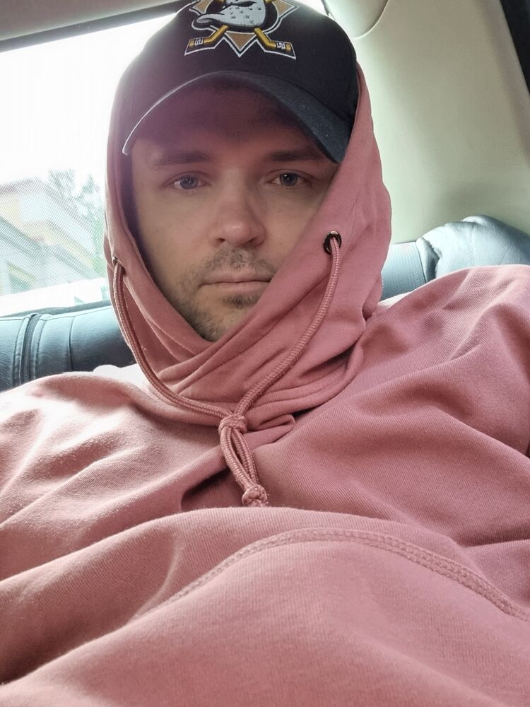  53948970  Konstantin, 32 ,    