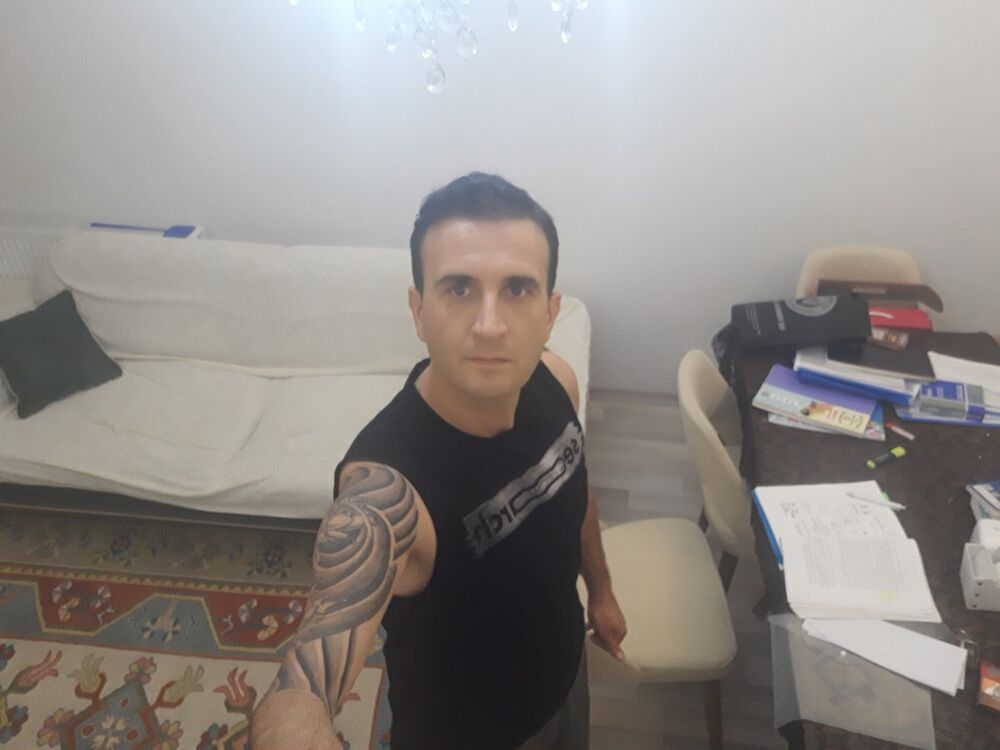  18920920  Yunus, 42 ,    