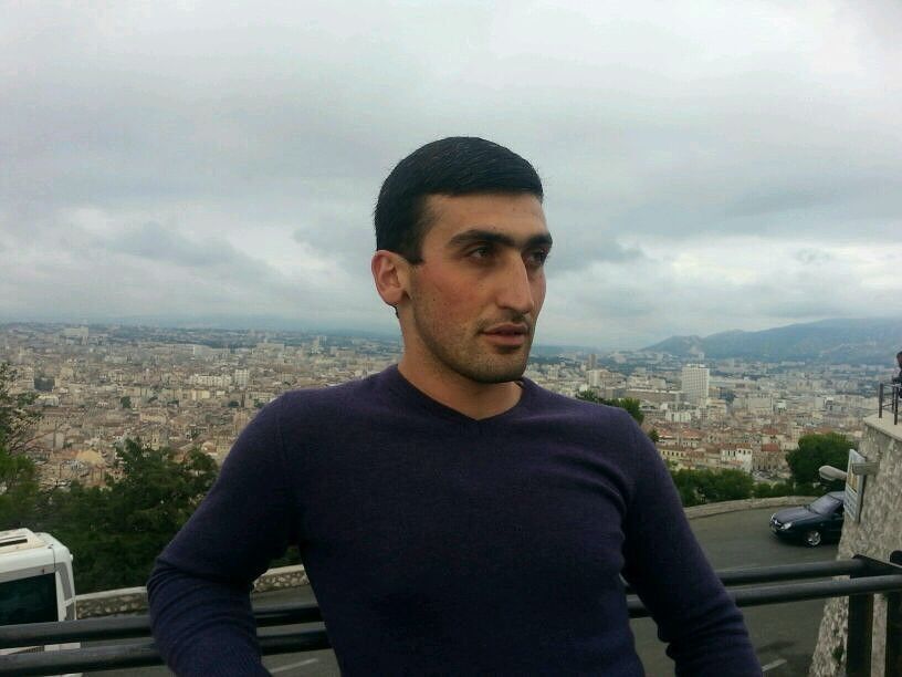  ,   Armen, 35 ,   ,   , c 