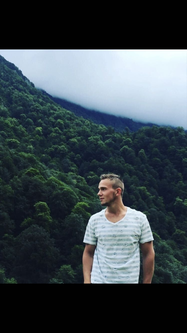  29656200  Denis, 35 ,    