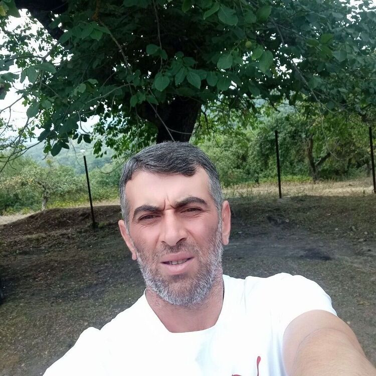  26860940  Elnur, 44 ,    