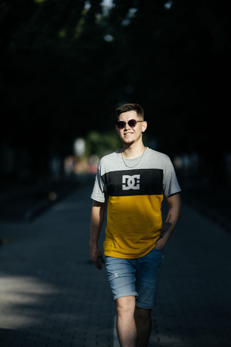  35897750  Sergei, 29 ,    