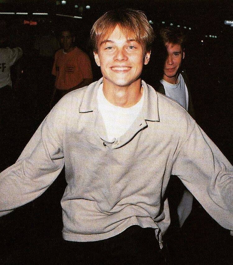  ,   Gsgdhhddf, 18 ,   ,   
