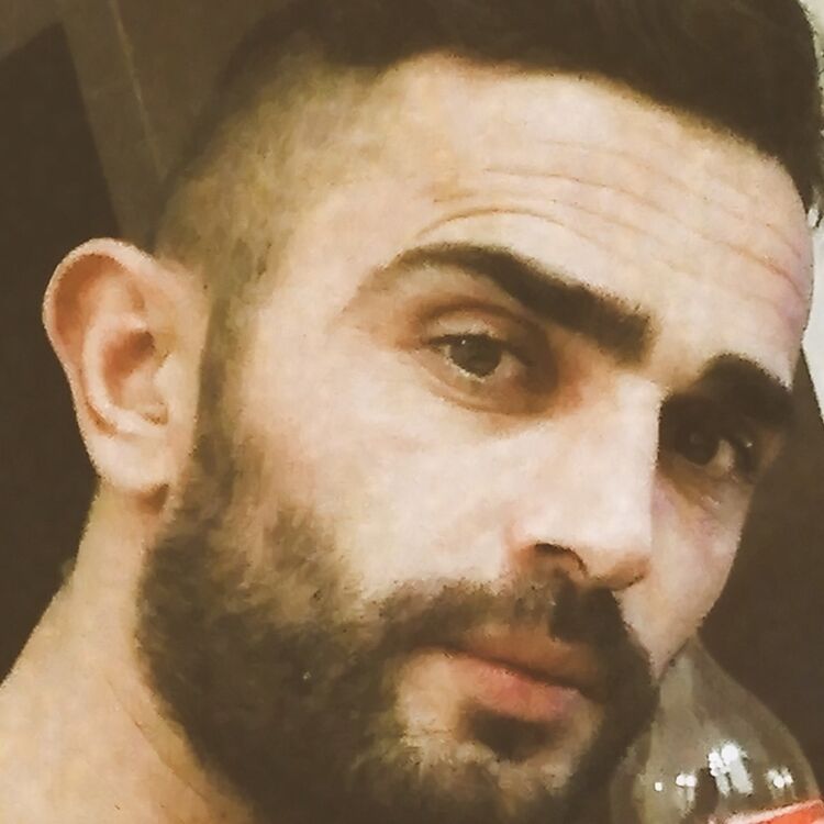  18772900  Hakan, 34 ,    