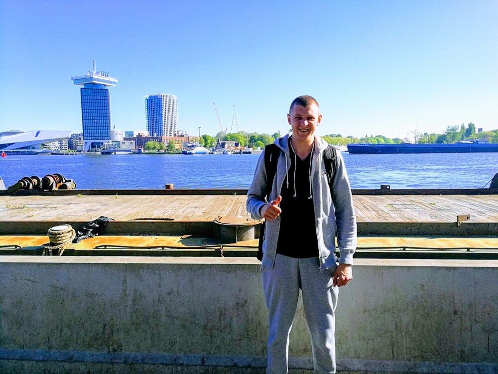  ,   Sergei, 31 ,   ,   , c 