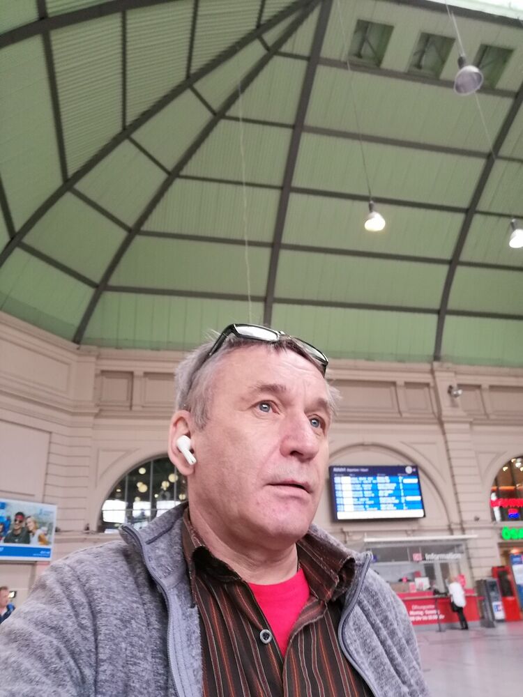  20923110  Nikolay, 61 ,    