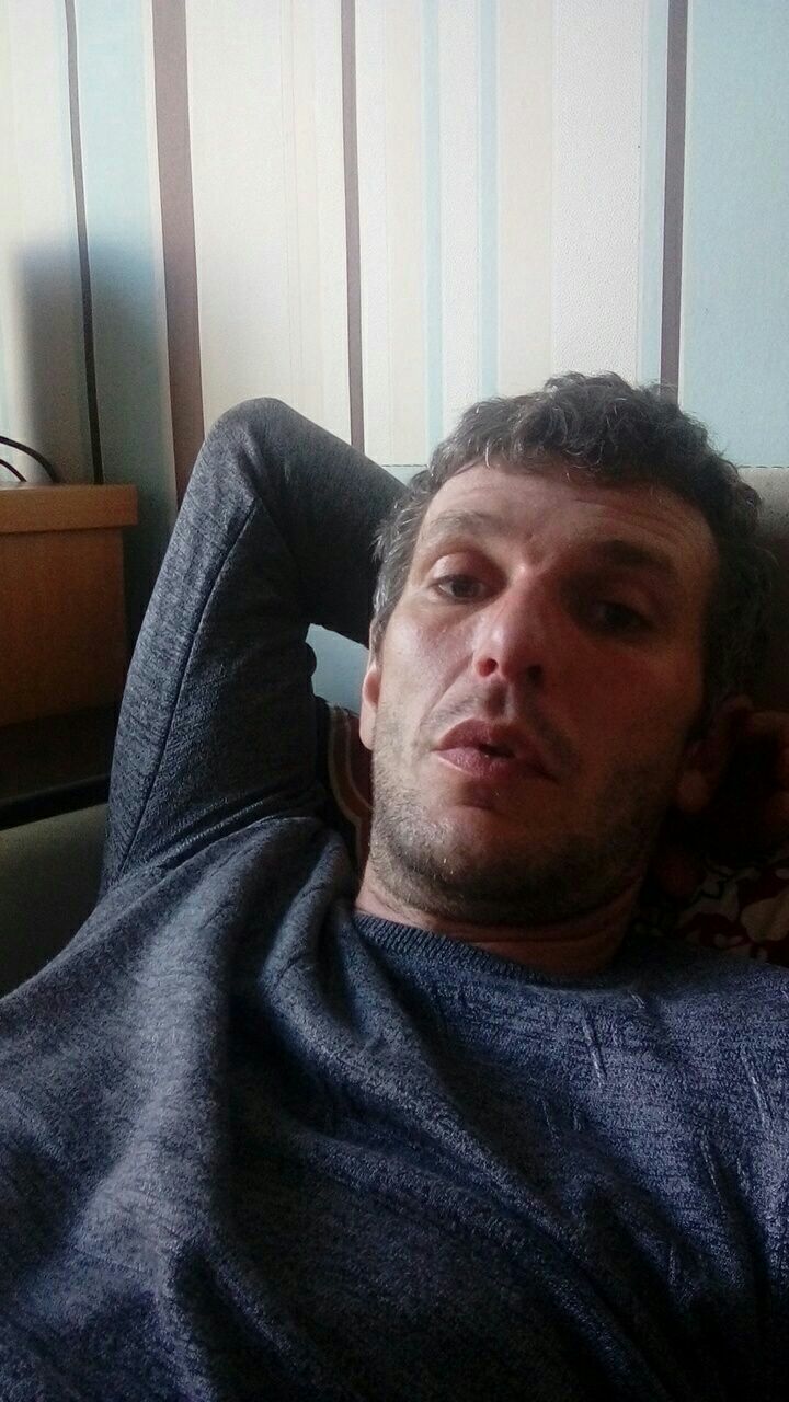  22792260  Stas, 40 ,    