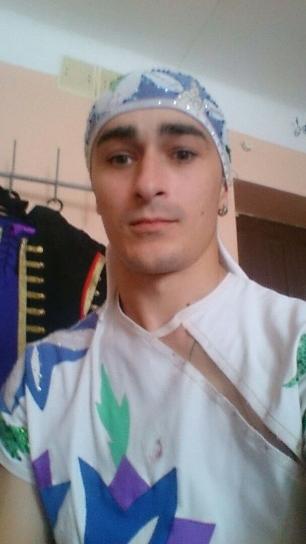  8377470  Alexandr, 35 ,    