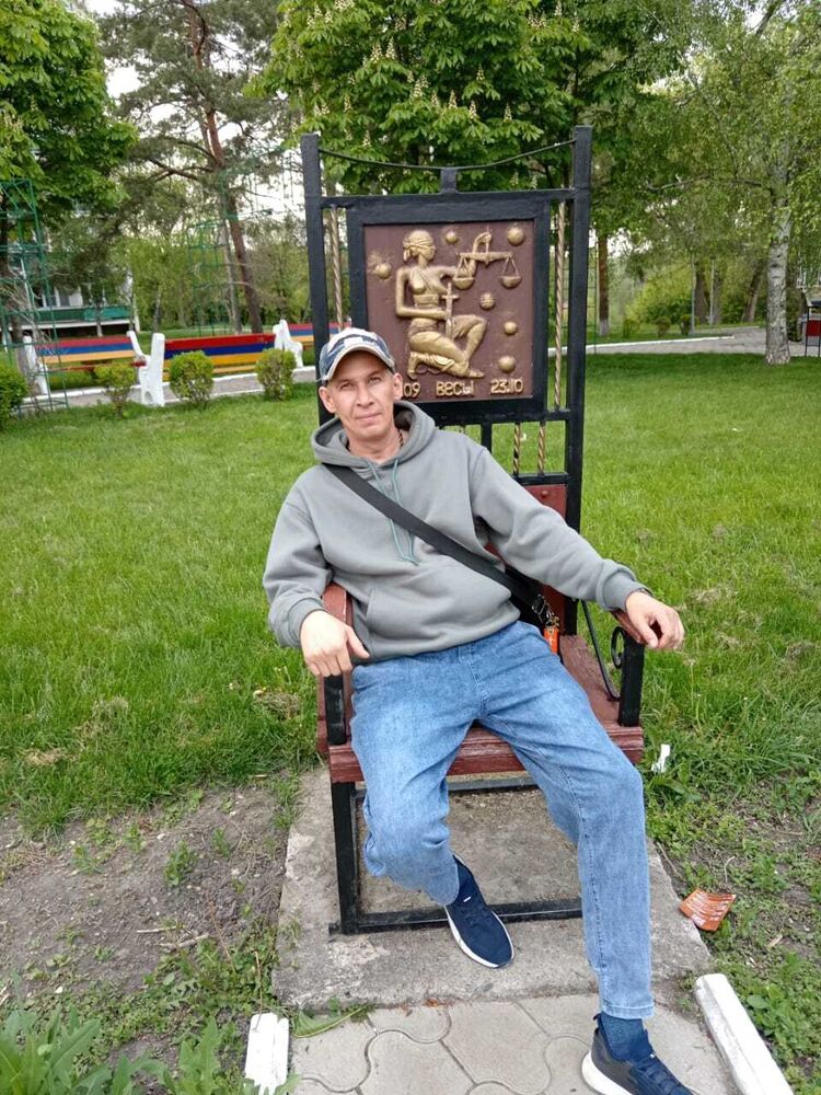  38966540  Oleg, 45 ,    