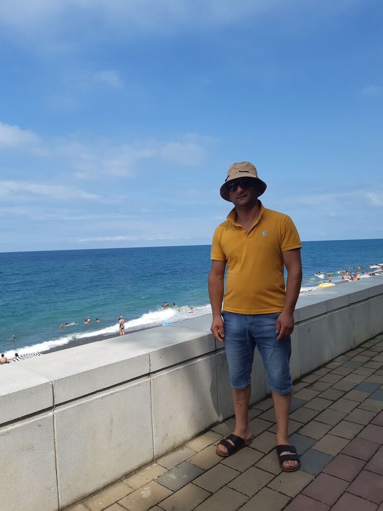  ,   Artur, 45 ,   ,   