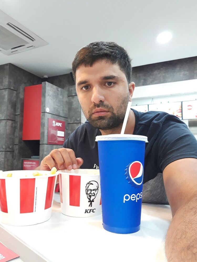  17054880  Eziz, 35 ,    