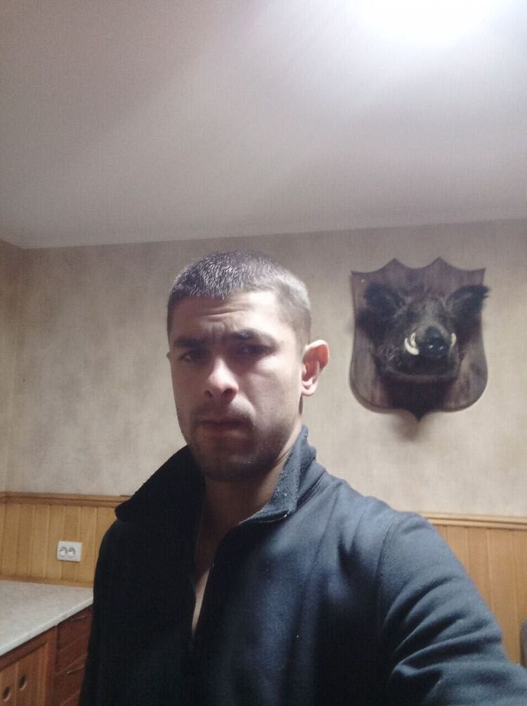  42585510  Artur, 30 ,    