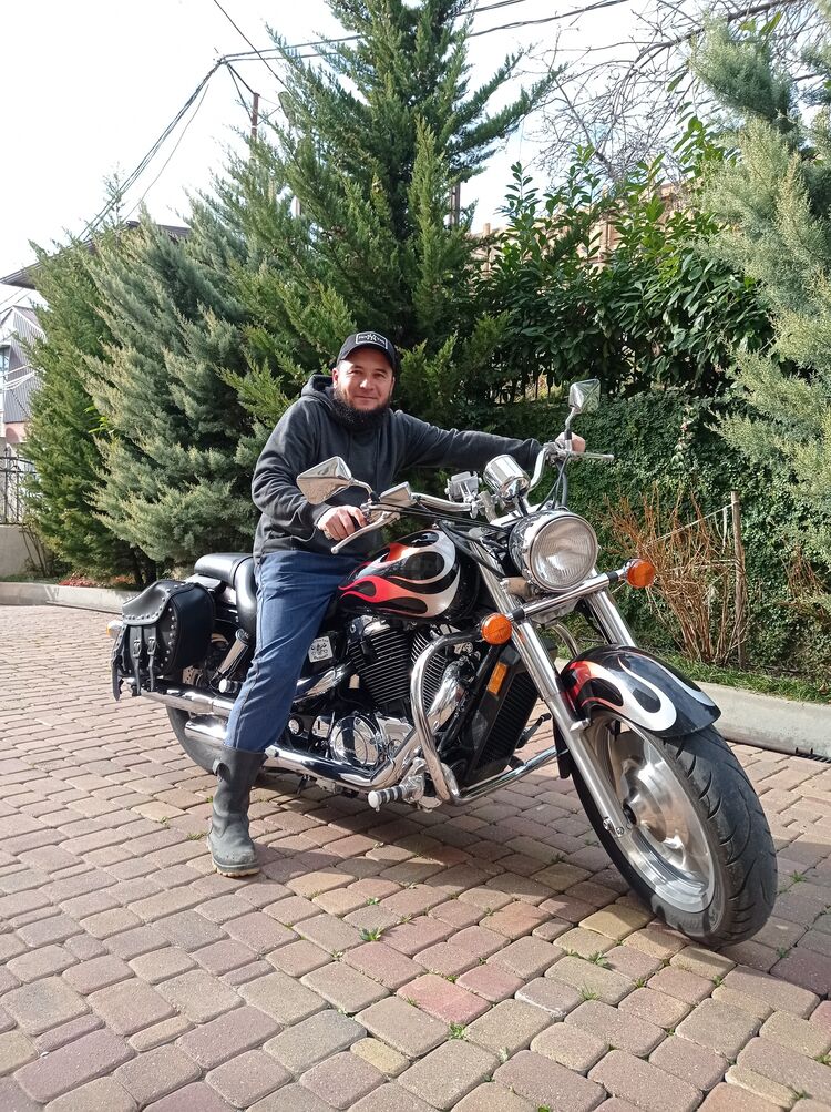  ,   Alisher, 40 ,   ,   , c 