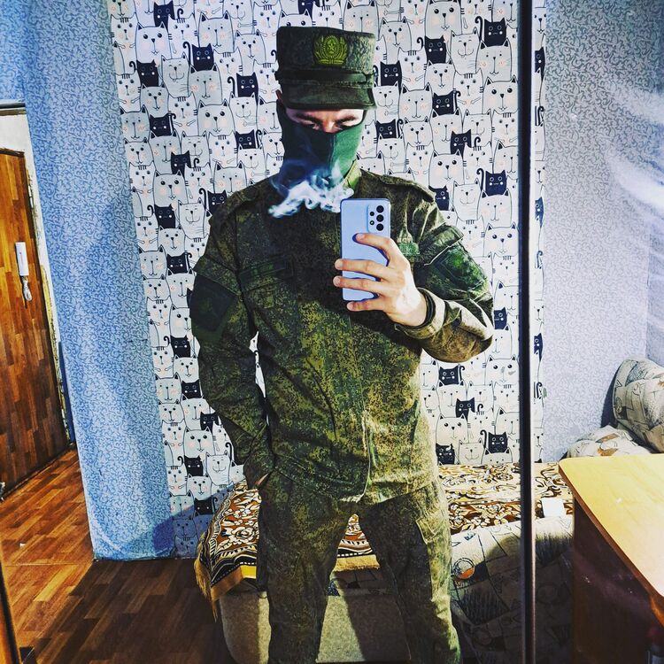  30765680  Vlad, 22 ,    