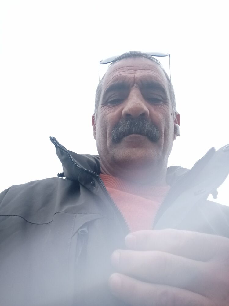  46760350  Murat, 52 ,    