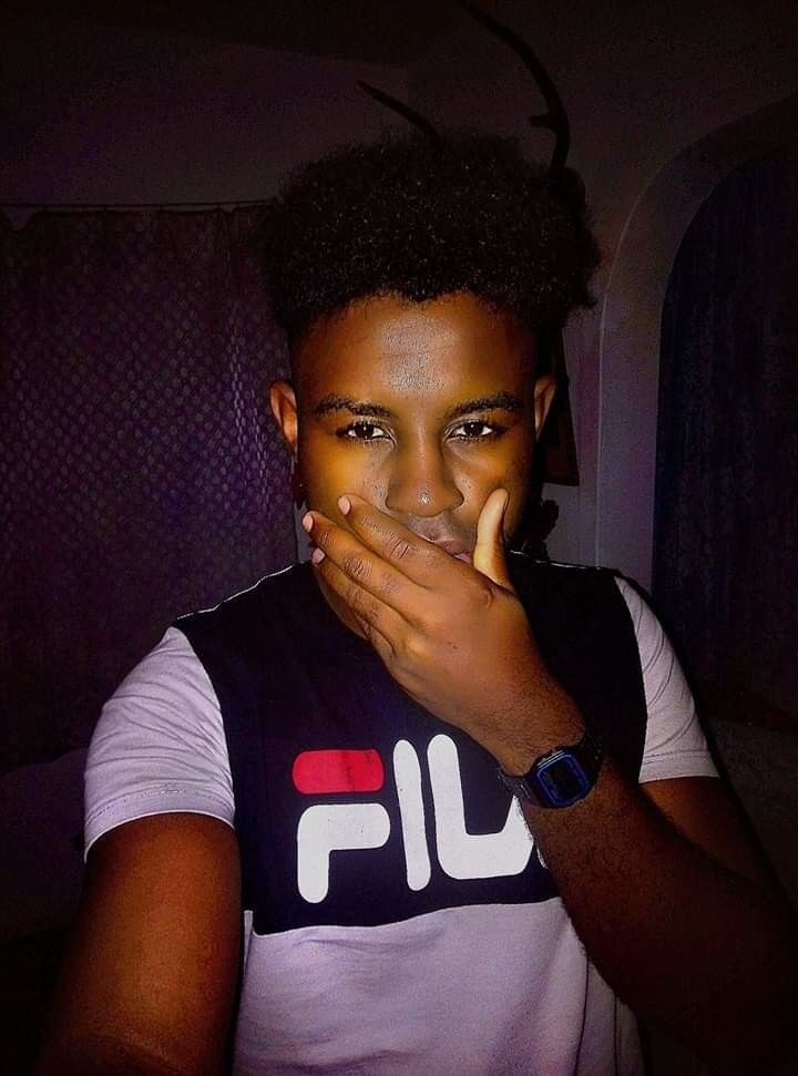  Curepipe,   Derek, 28 ,   ,   , c 