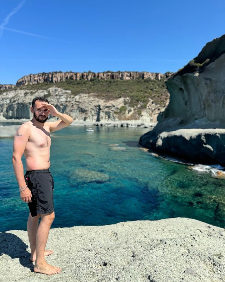  ,   Denis, 37 ,   ,   