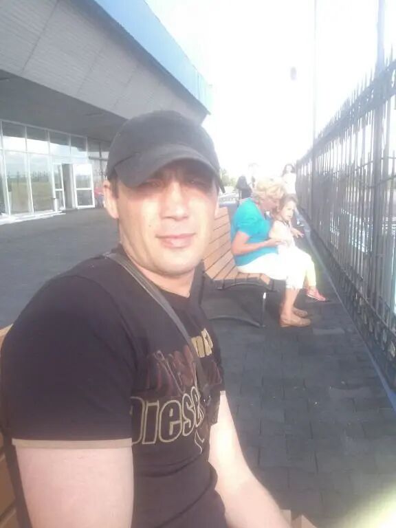 50611670  Aleksandr, 42 ,    