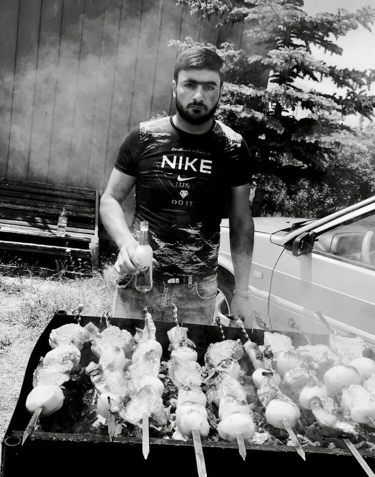  30082180  Grisha, 25 ,    