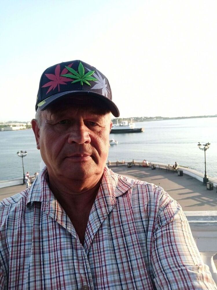  37224920  Vladimir, 59 ,    