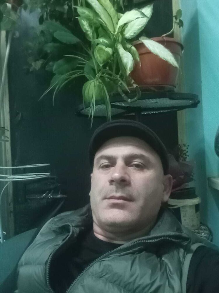  ,   Paata, 47 ,   ,   