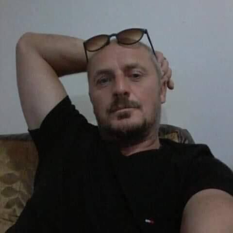  38962180  Mamuka, 44 ,    