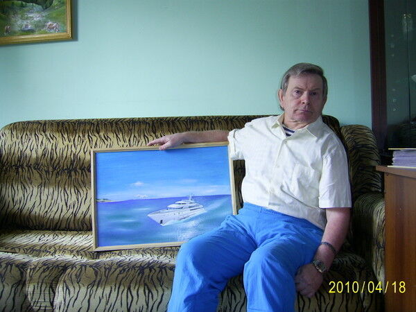  7987220  Alex, 77 ,    