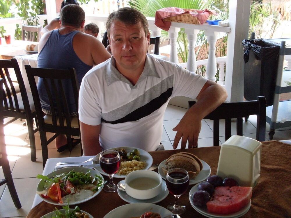  12519420  Vladimir, 52 ,    