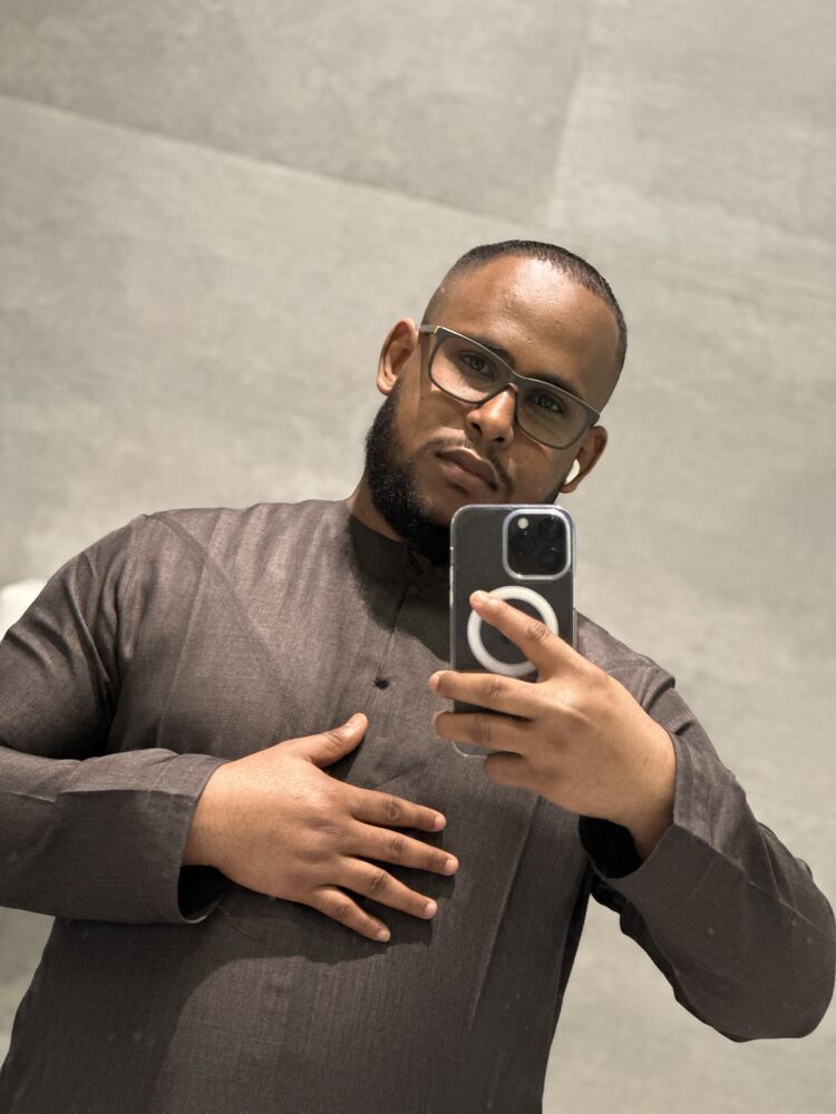  43450620  Khalid, 28 ,    