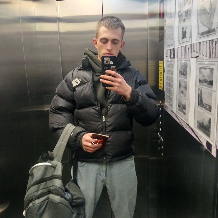  53232450  Ilya, 26 ,    