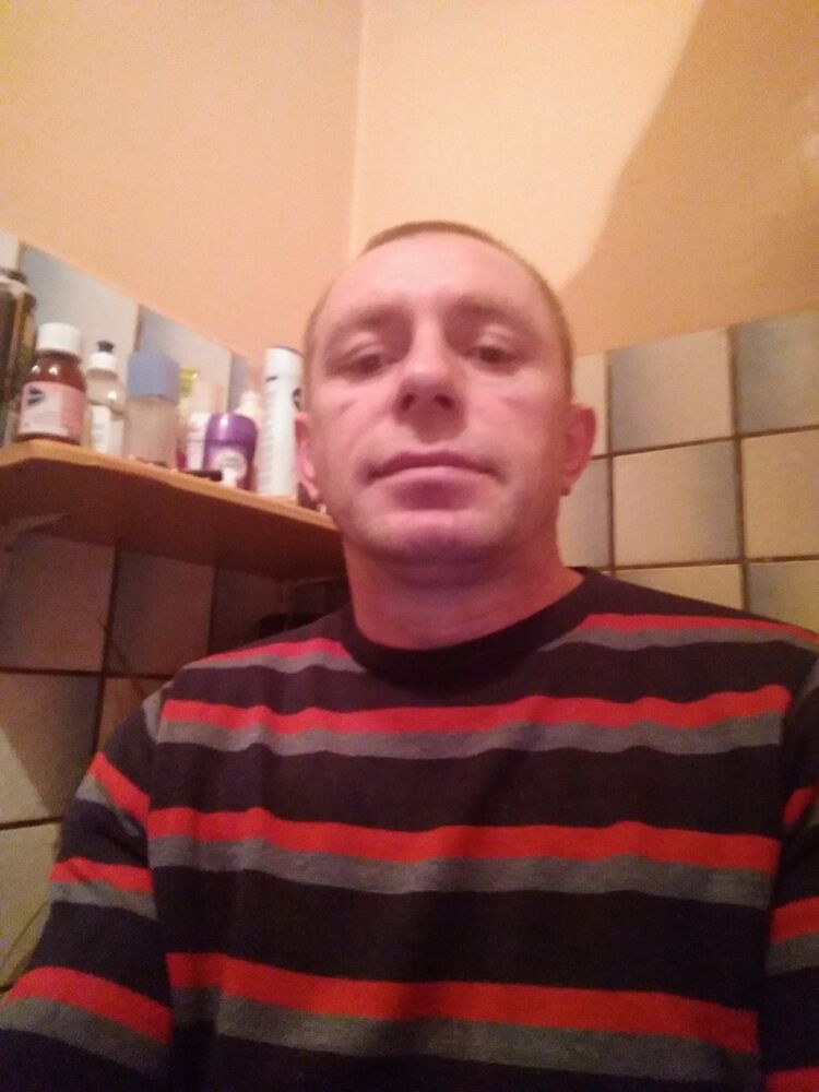  18738400  Aleks, 49 ,    